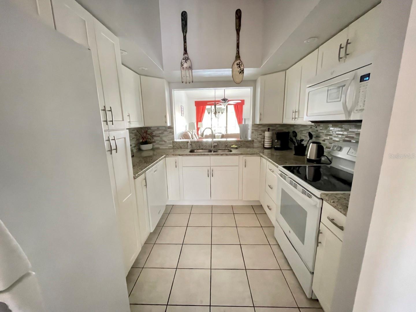 SHOREWALK BATH & TENNIS CLUB 14 - Residential