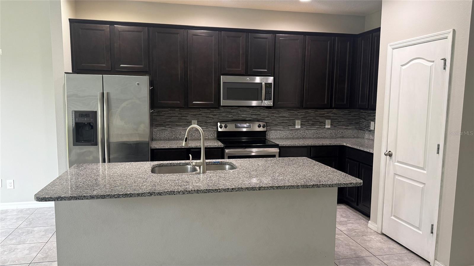 1804 LEMON DROP COURT