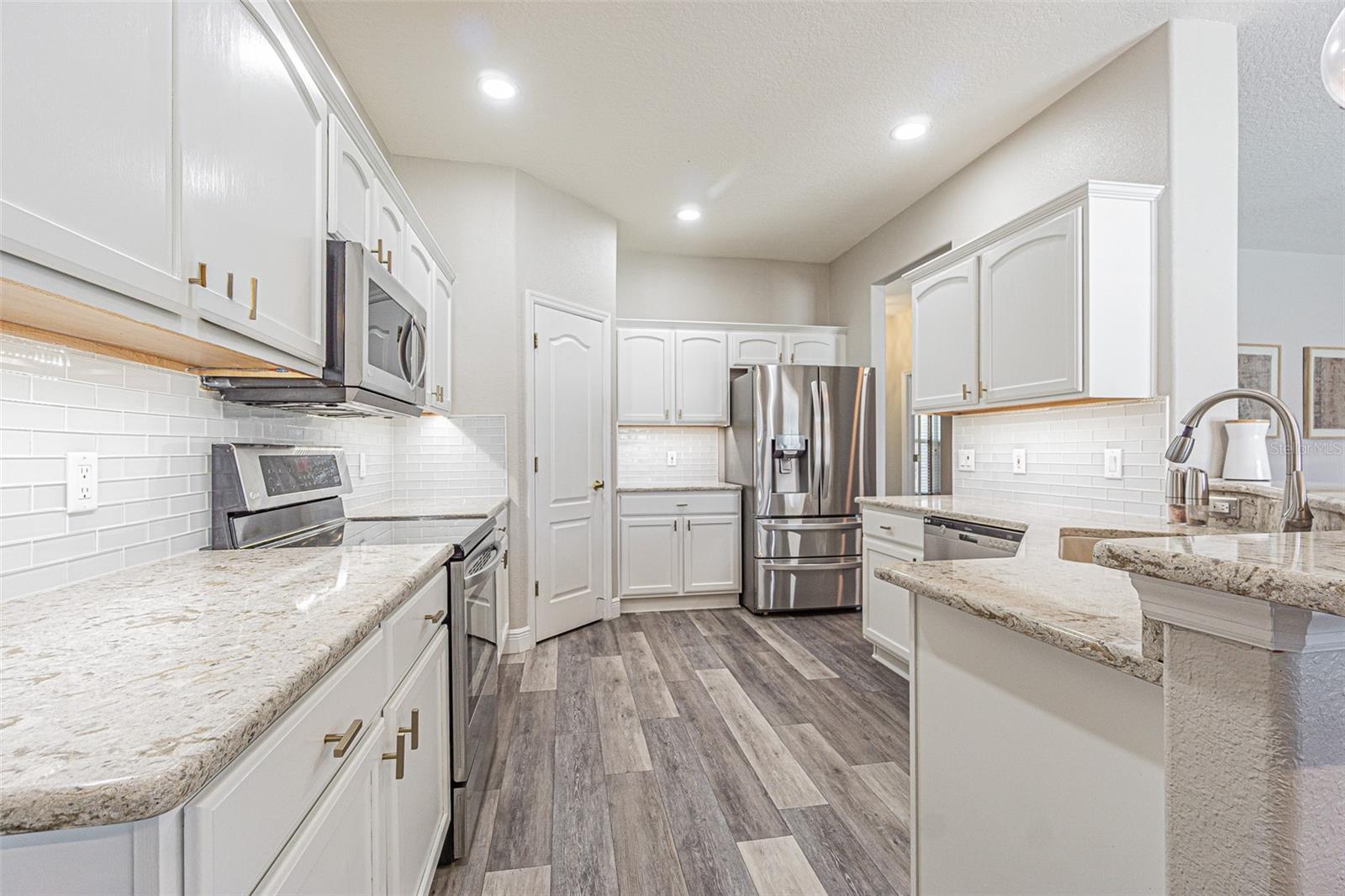 KEY VISTA PH 02 - Residential