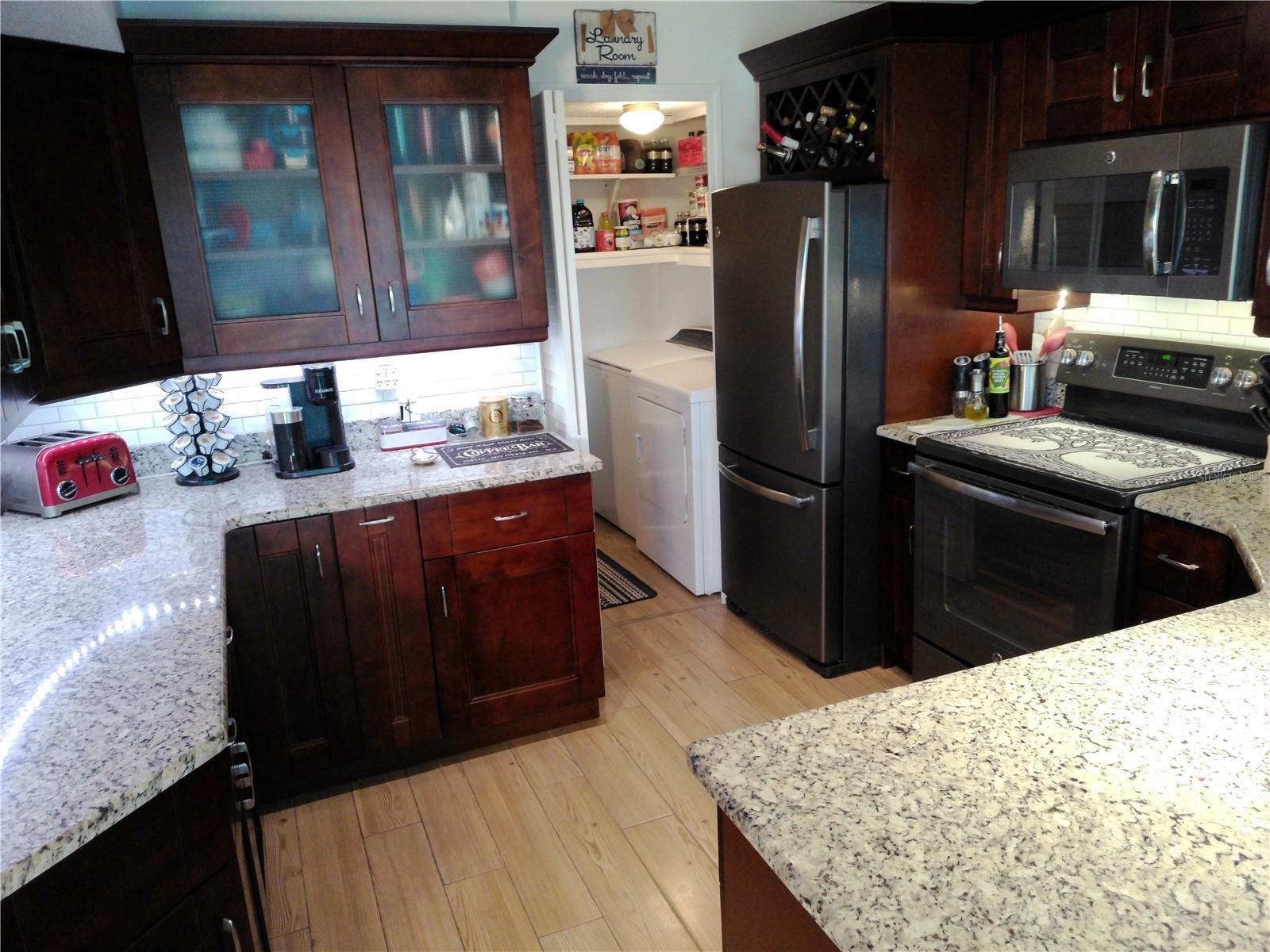 PENTHOUSE GREENS - Residential