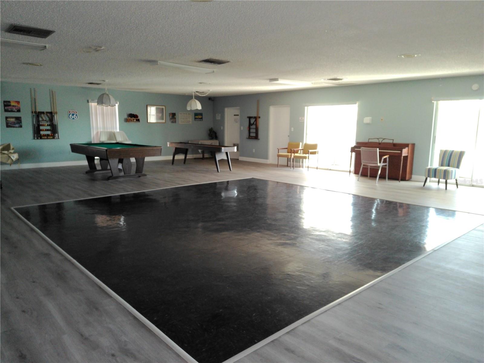 PENTHOUSE GREENS - Residential