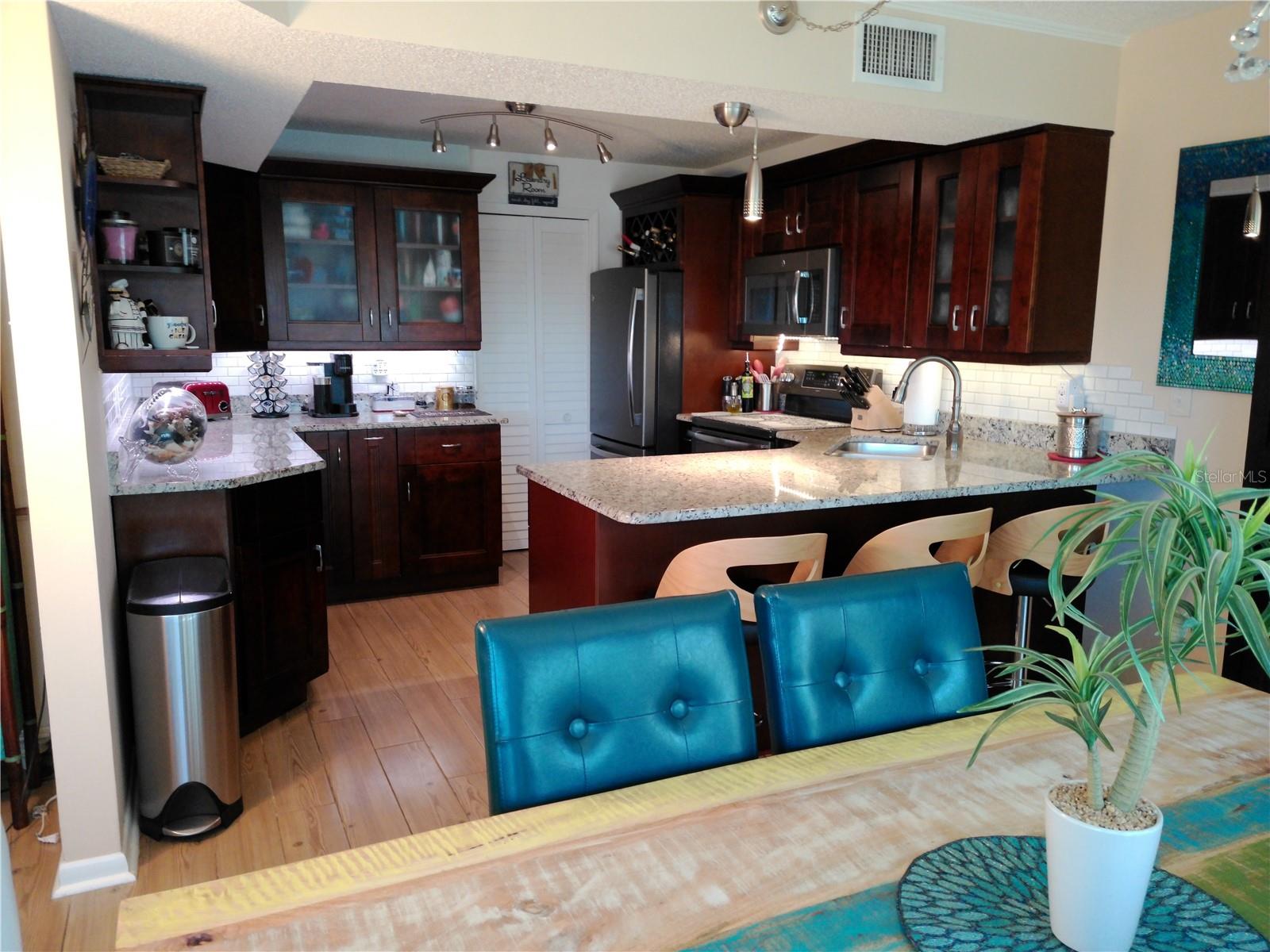 PENTHOUSE GREENS - Residential