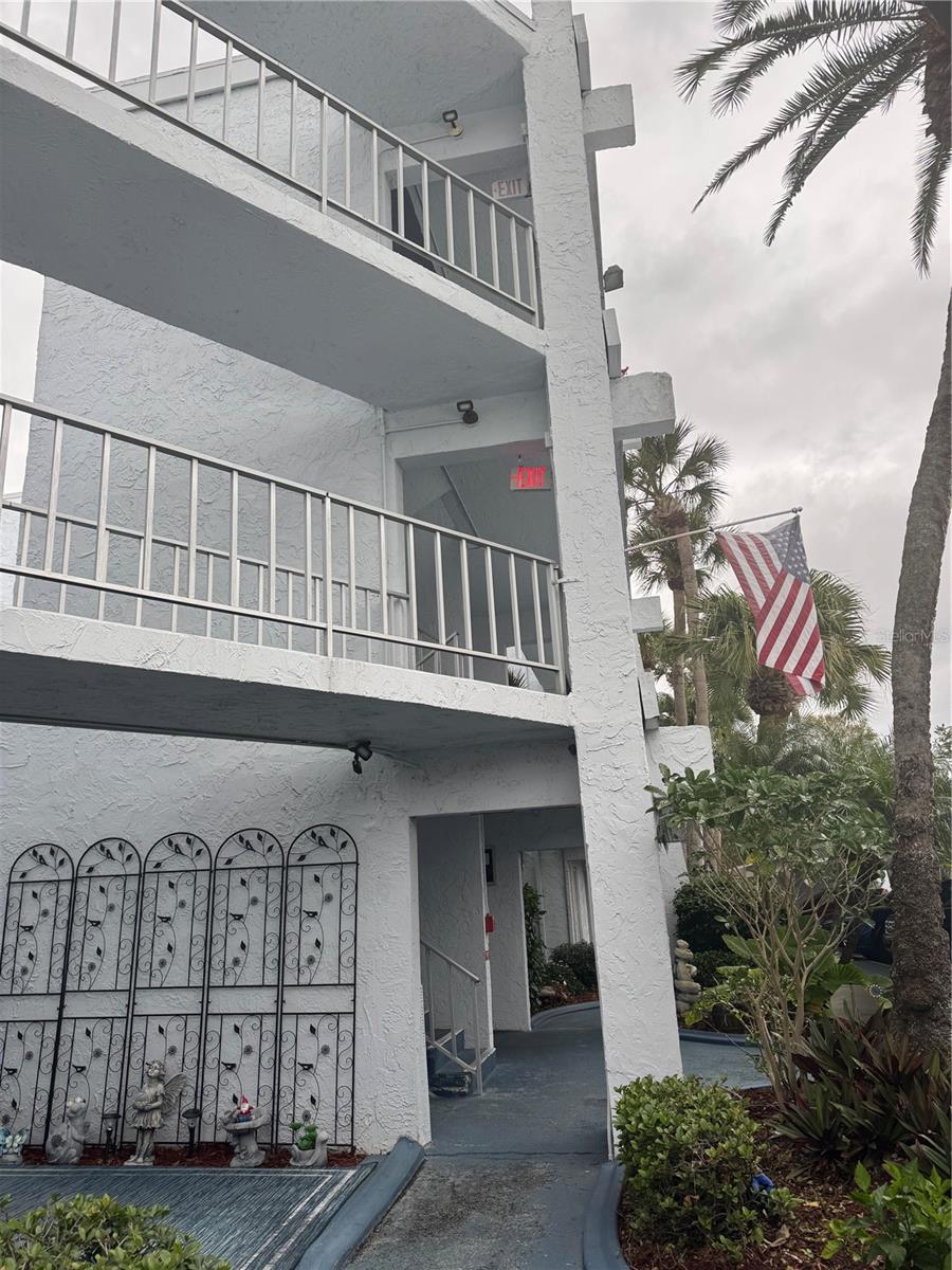 PENTHOUSE GREENS - Residential