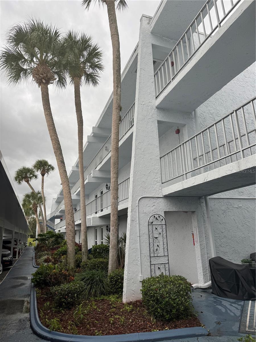 PENTHOUSE GREENS - Residential