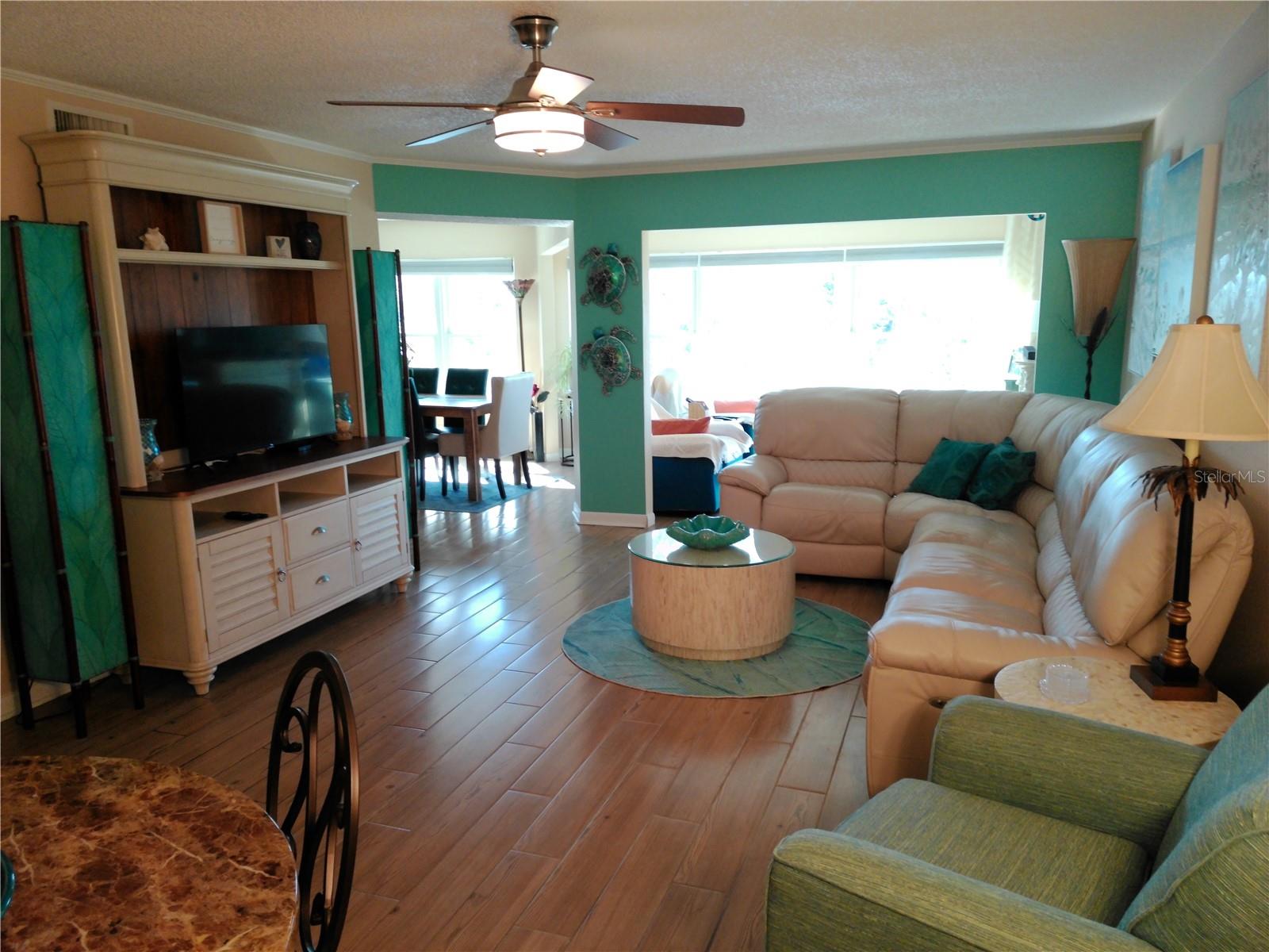 PENTHOUSE GREENS - Residential