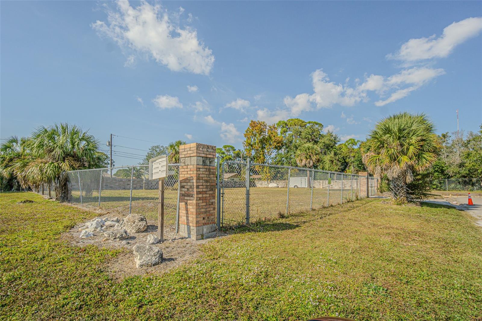CROSS BAYOU ESTATES 8TH ADD - Land