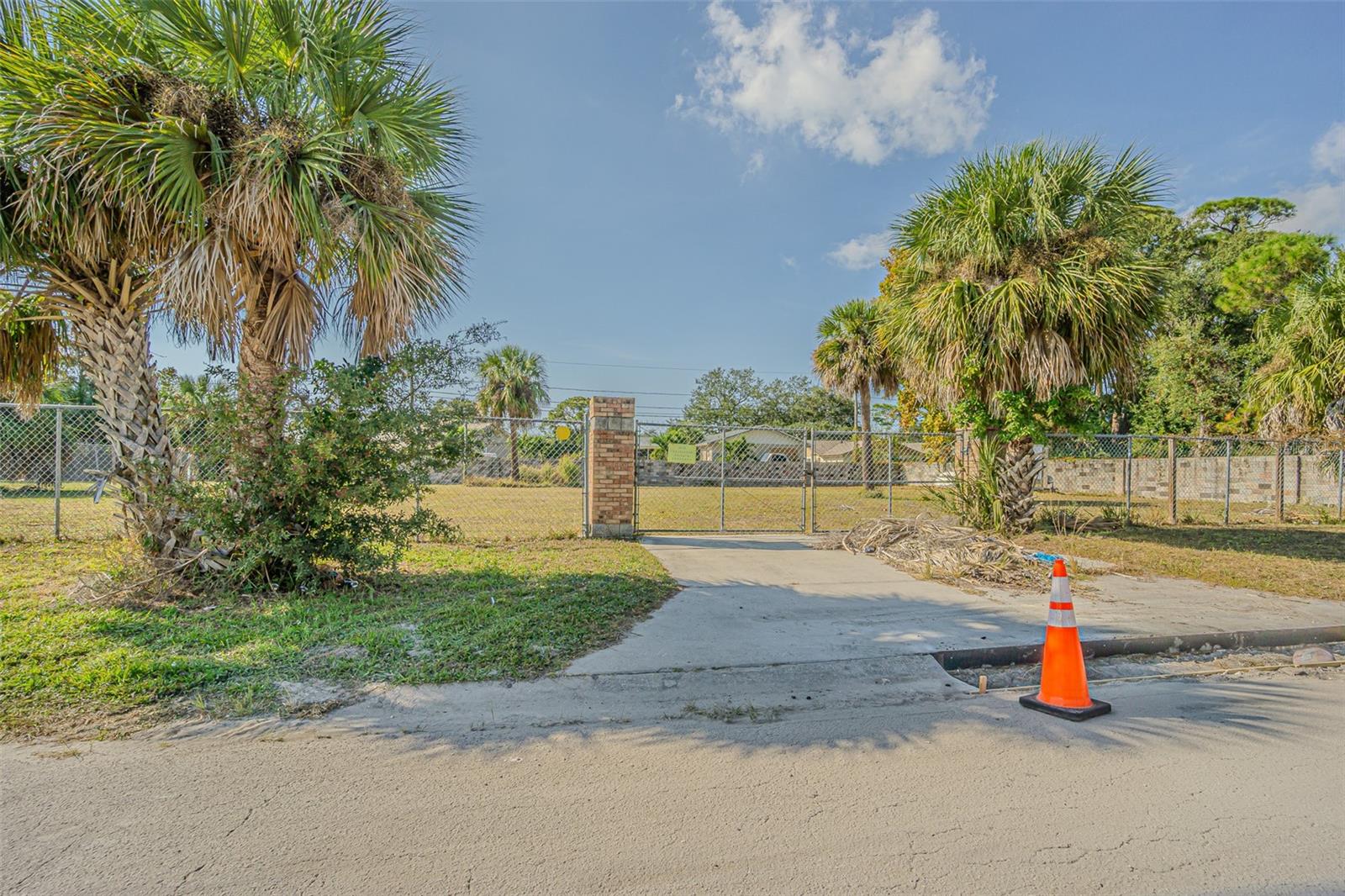 CROSS BAYOU ESTATES 8TH ADD - Land