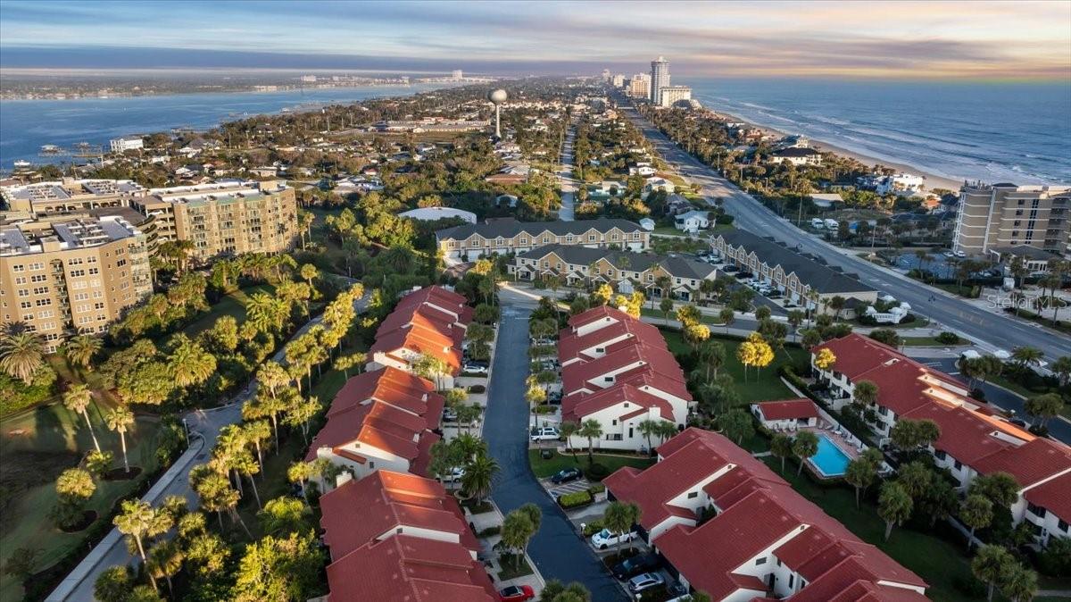 TOWNHOMES OCEAN - Residential