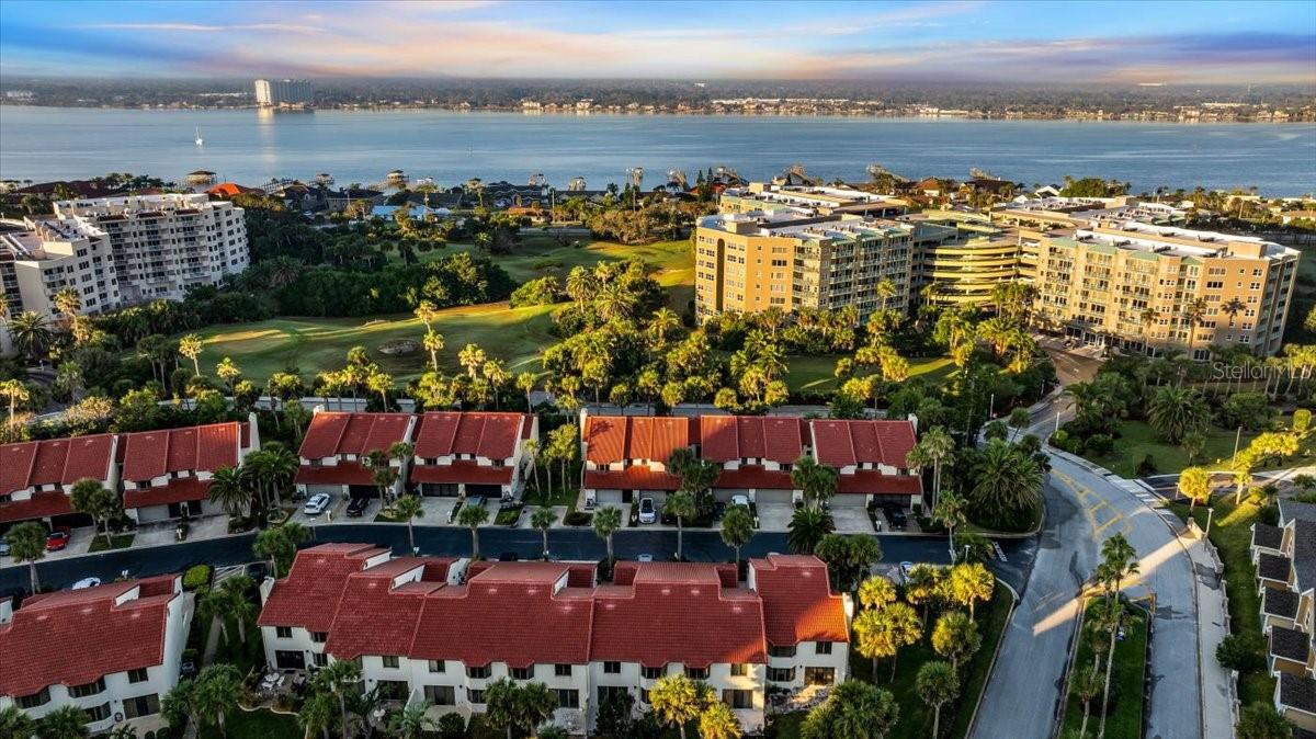 TOWNHOMES OCEAN - Residential