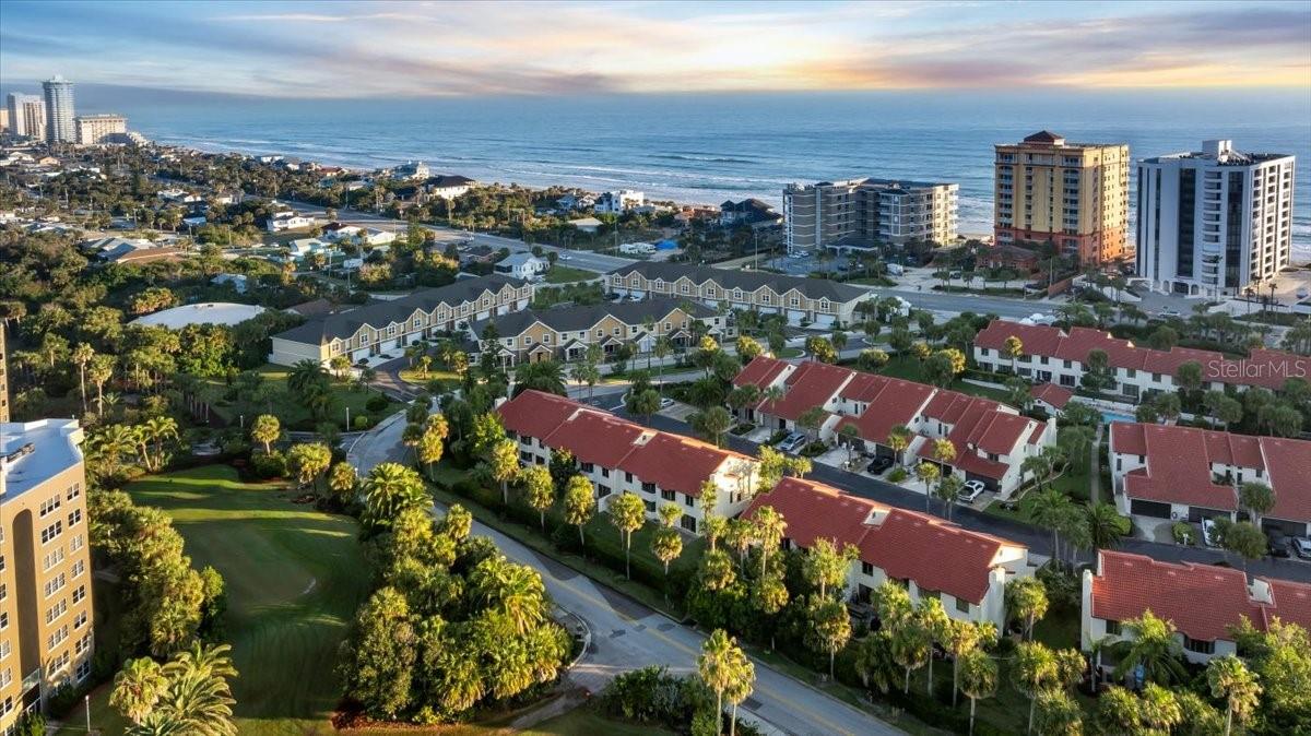 TOWNHOMES OCEAN - Residential