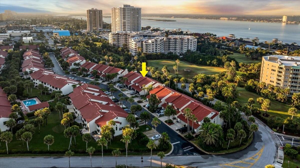 TOWNHOMES OCEAN - Residential