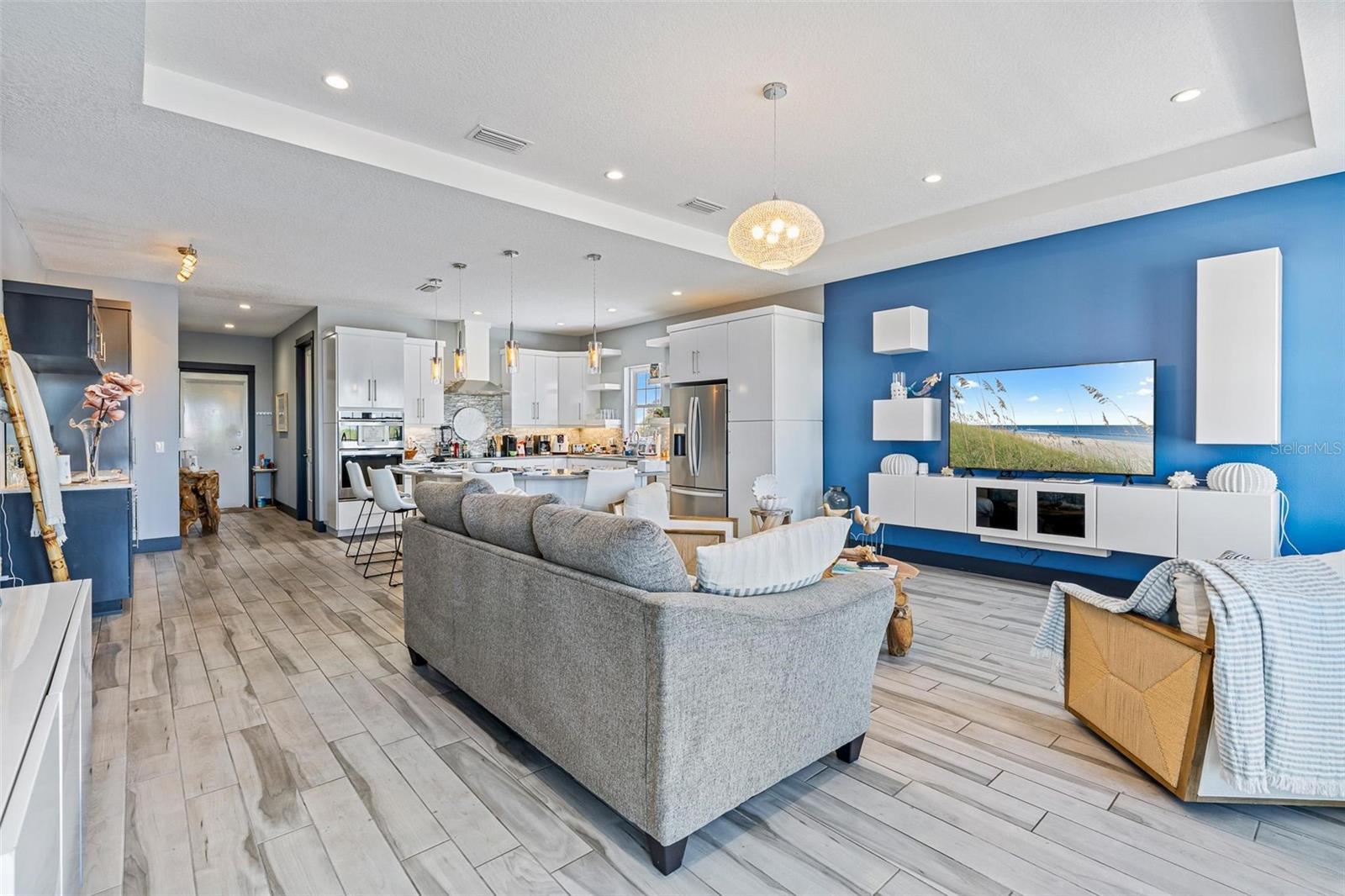 DETWILERS ADD 01 NEW SMYRNA BCH - Residential Lease