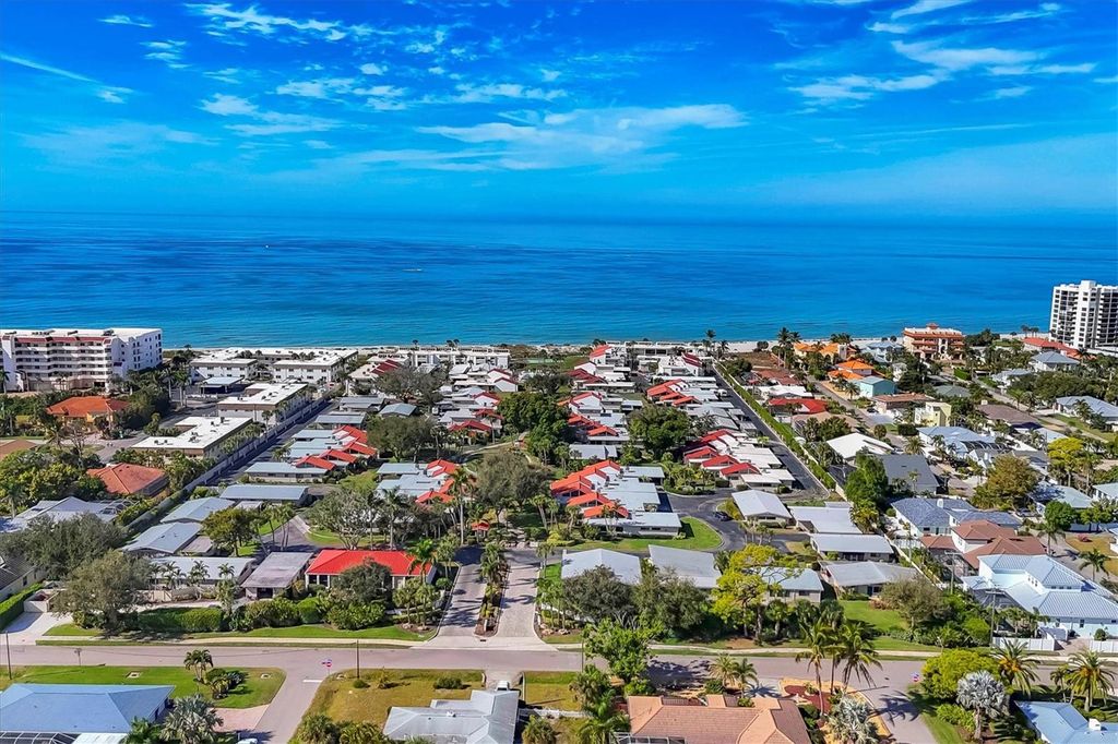 Photo of 500 Park Boulevard S #11, Venice, FL 34285 (MLS # N6141738)