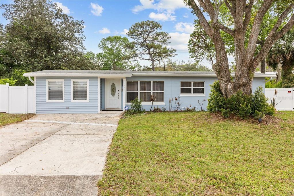 Photo of 615 Mimosa Terrace, Sanford, FL 32773 (MLS # O6386147)