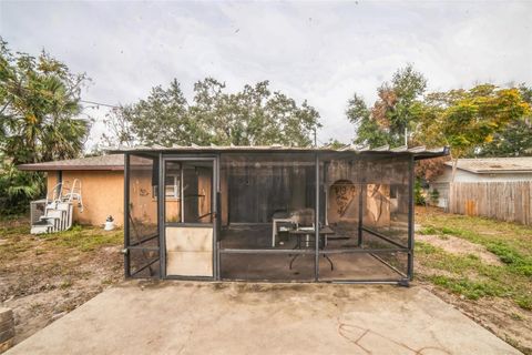 A home in FRUITLAND PARK