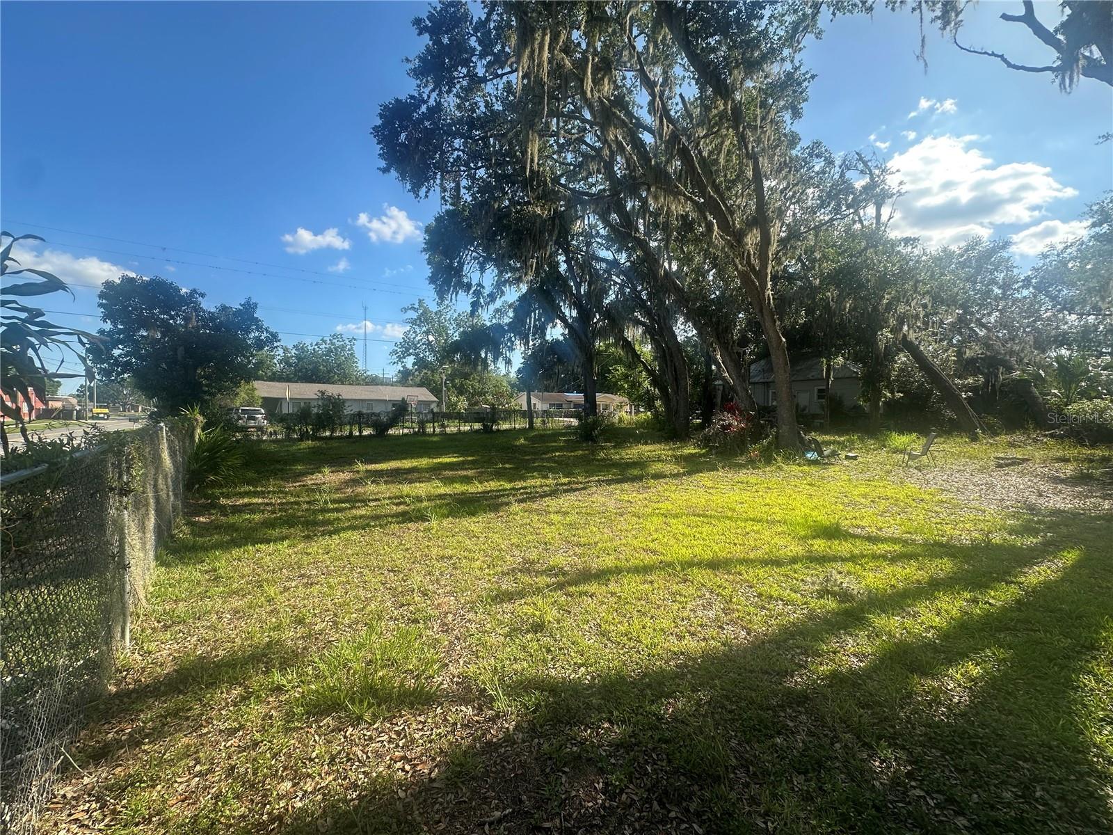 Discover the potential of this vacant lot located in a peaceful, convenient part of Plant City. Whether you’re looking to build your dream home, start a new project, or invest for the future, this property offers a blank canvas with endless possibilities. Enjoy the charm of a small-town community while still being just minutes from shopping, dining, and major highways for an easy commute to Tampa, Brandon, or Lakeland.
With ample space for a custom home, garden, or recreational area, this lot is ready for you to bring your vision to life. Don’t miss the chance to secure your piece of Plant City and make it your own!
