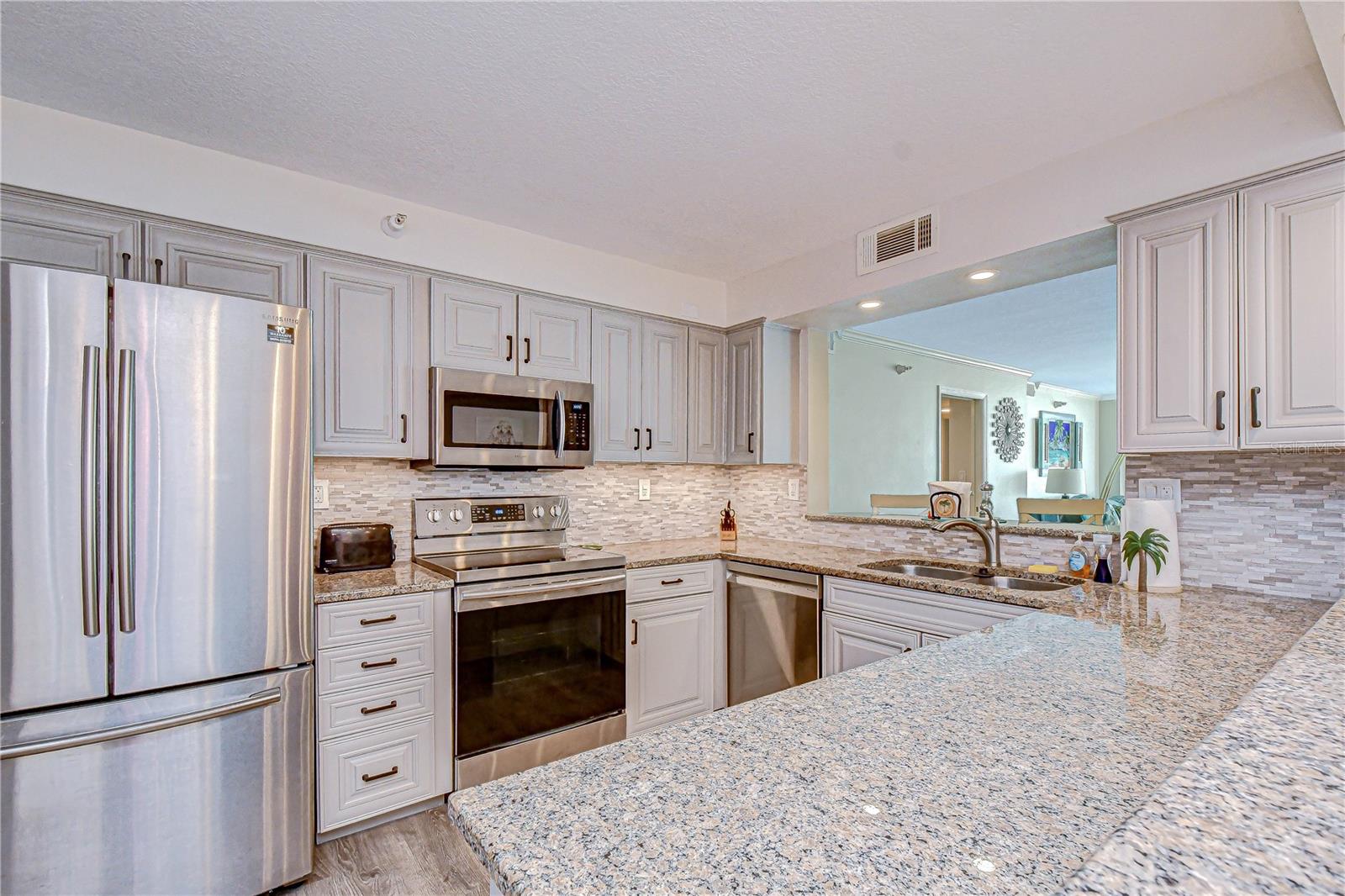 ATRIUM ON THE BAYSHORE - Residential