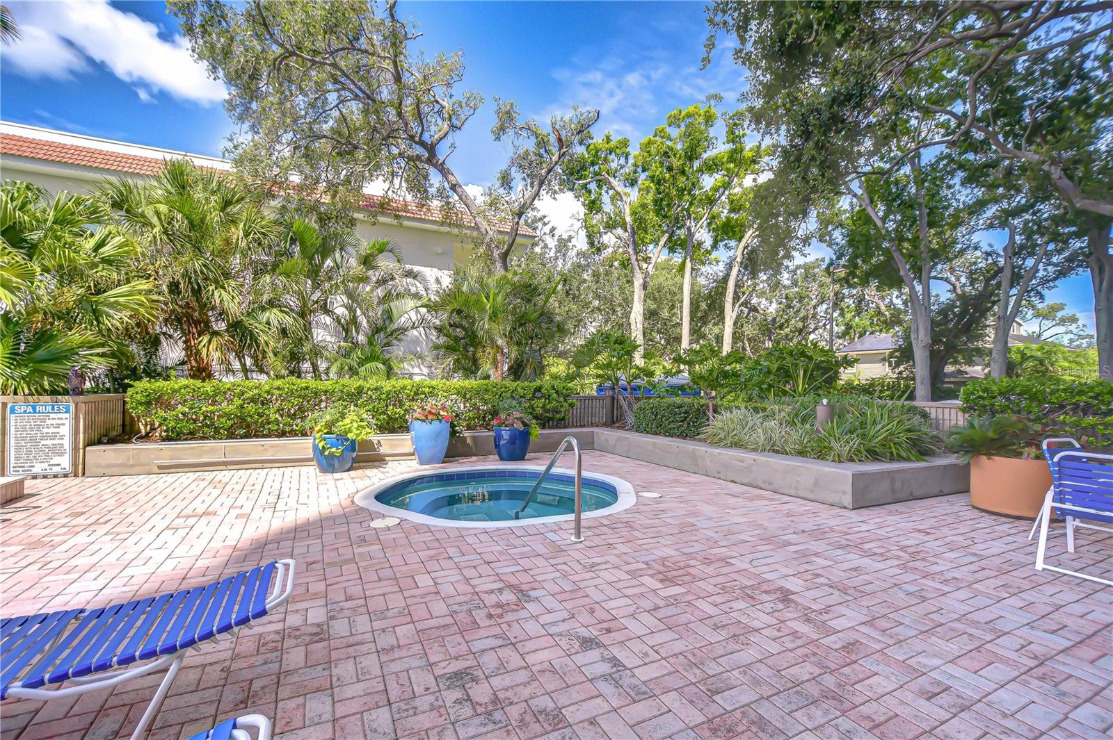 ATRIUM ON THE BAYSHORE - Residential