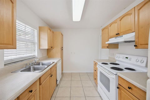 Tiny photo for 1105 N Rockingham Avenue, Tavares, FL 32778 (MLS # O6416337)
