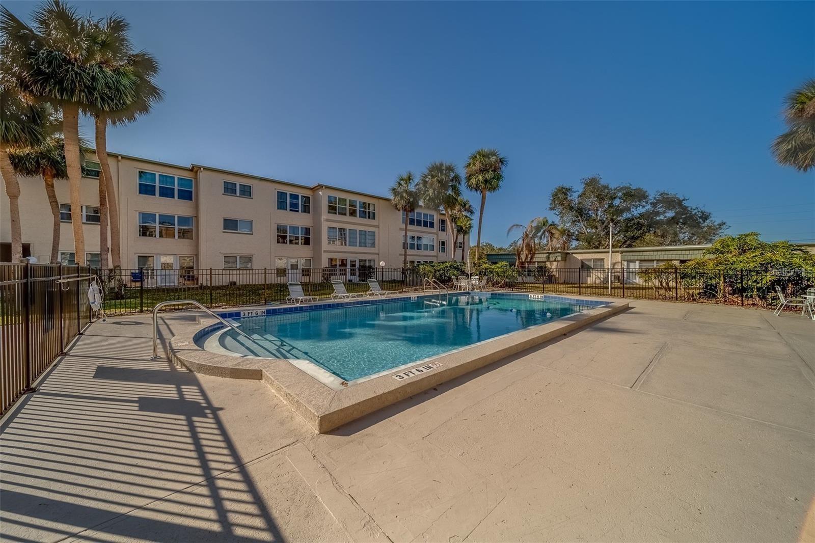 SEMINOLE SQUARE APTS - Residential Lease