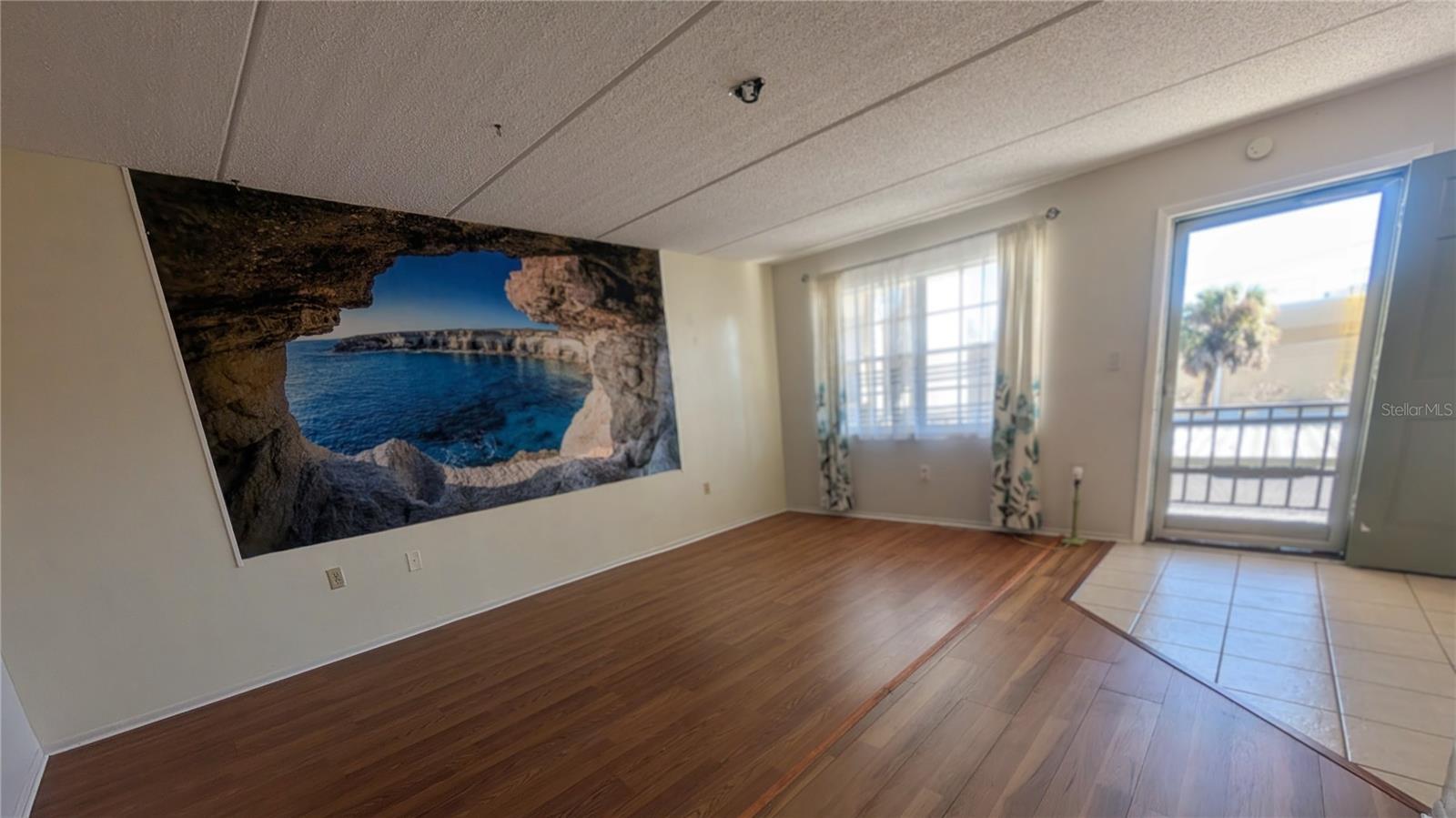 SEMINOLE SQUARE APTS - Residential Lease