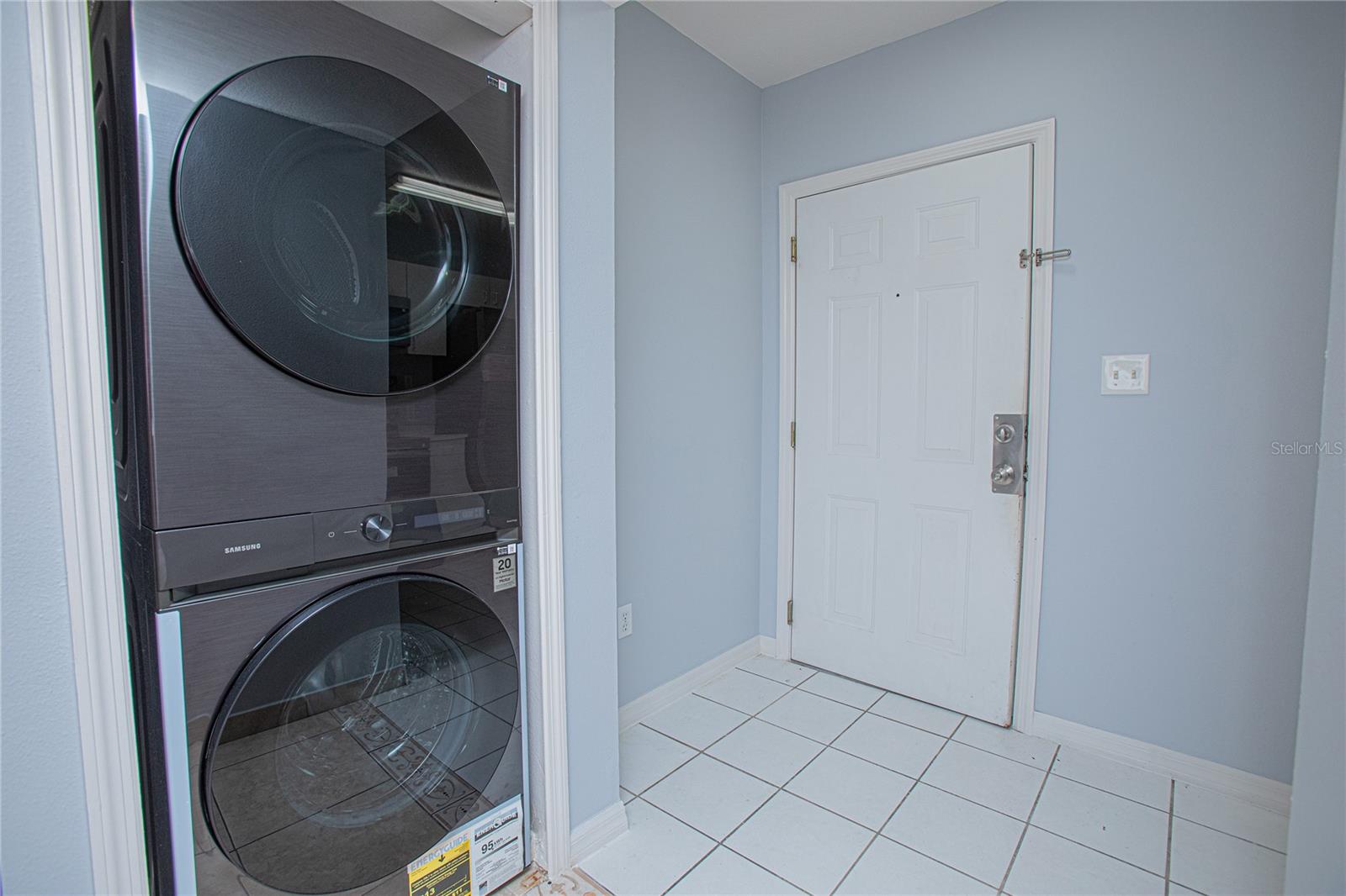 VILLA DEL SOL/MDW WOODS CONDO - Residential