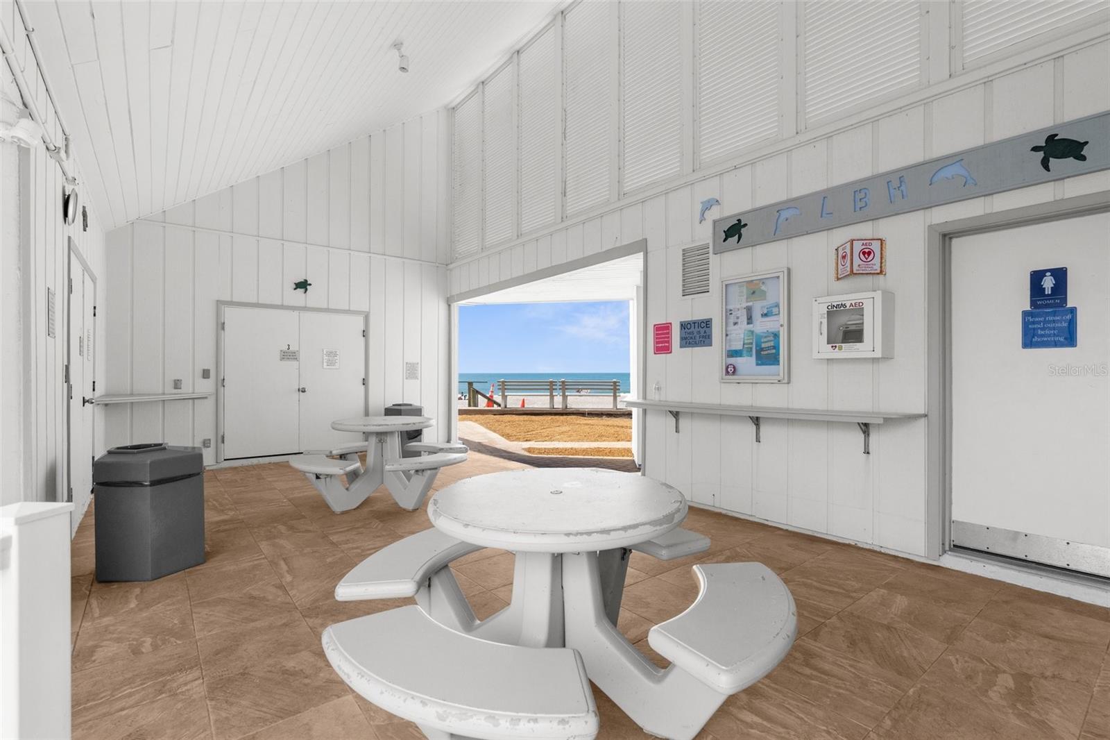 SUTTON PLACE - Residential