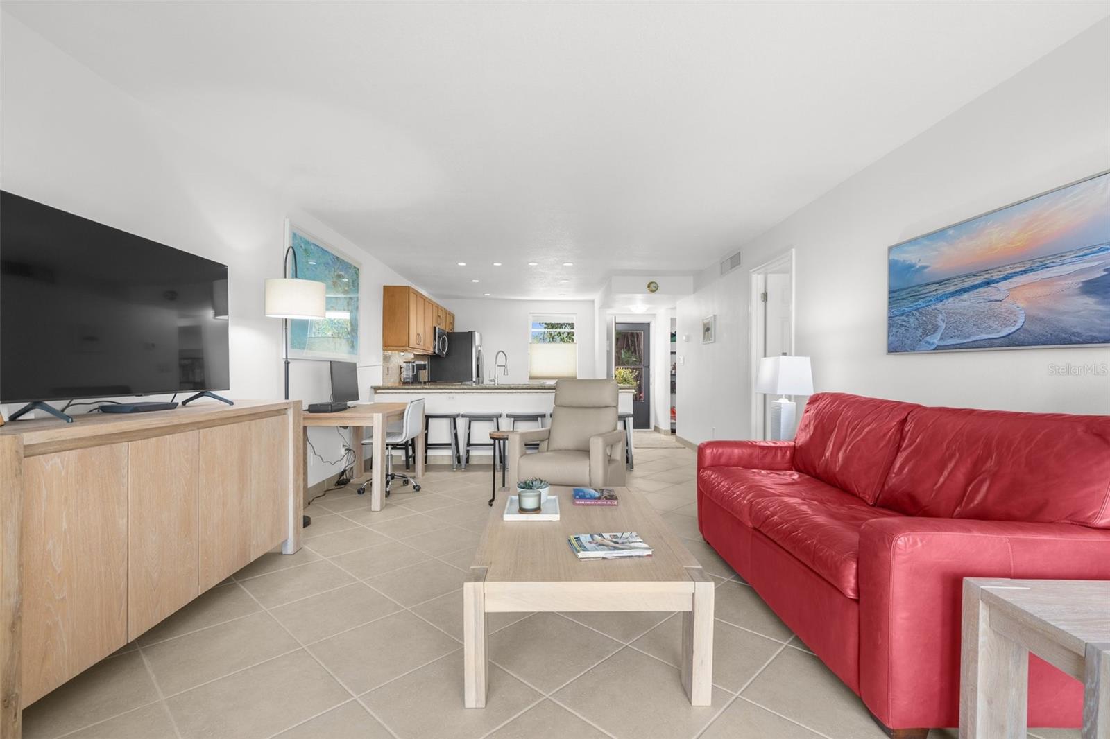 600 SUTTON PLACE 101B