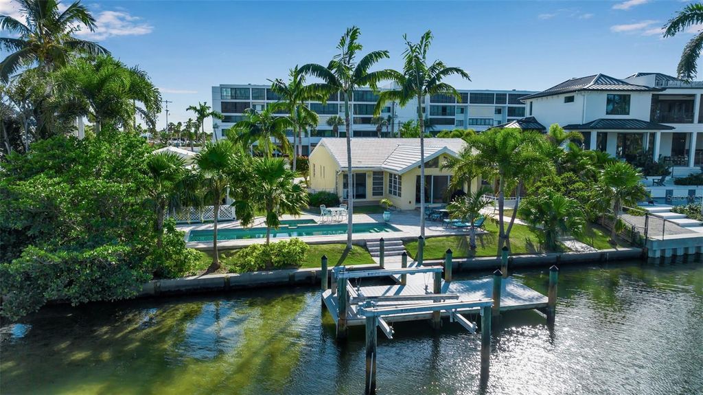 Photo of 369 S Polk Drive, Sarasota, FL 34236 (MLS # A4669243)