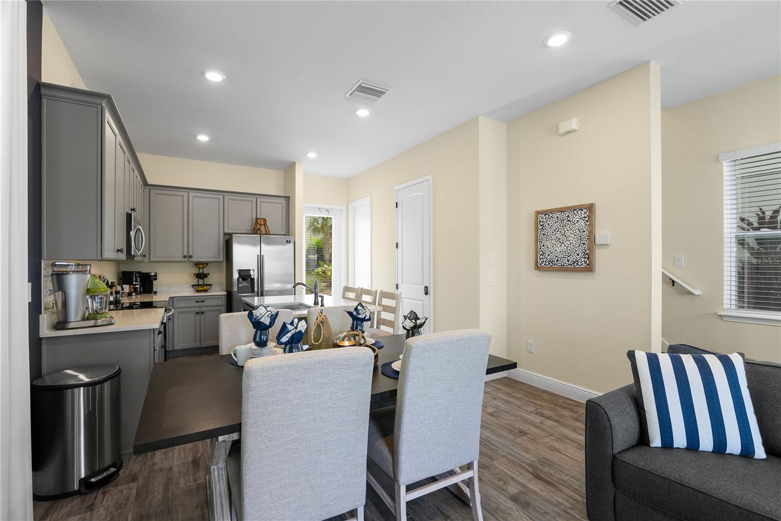 ROLLING OAKS PH 6 - Residential