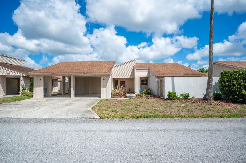 Photo of 4231 Oak Loop #51, Mulberry, FL 33860 (MLS # L4962162)
