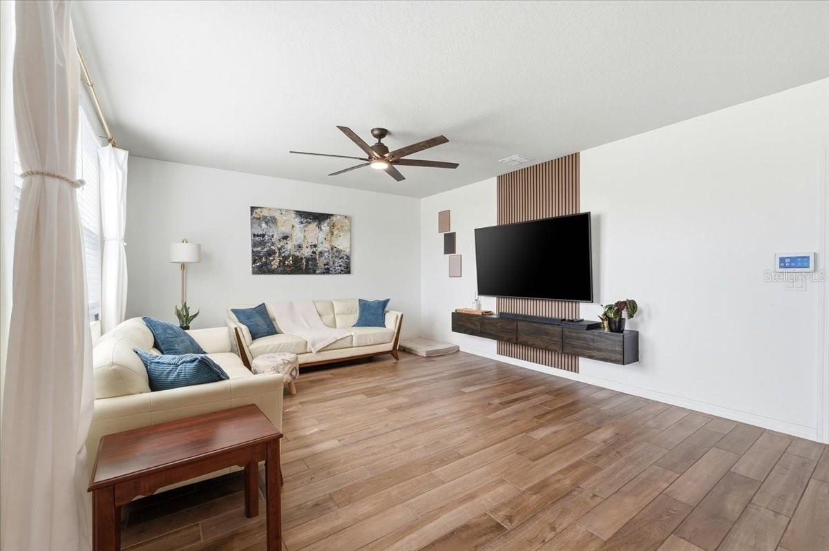 SILVER SPRINGS - Residential