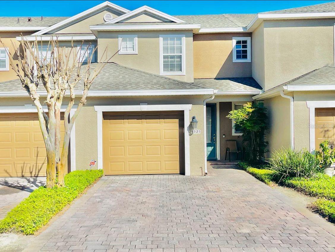 THE PARKE AT HANOVER PLACE - Residential Lease