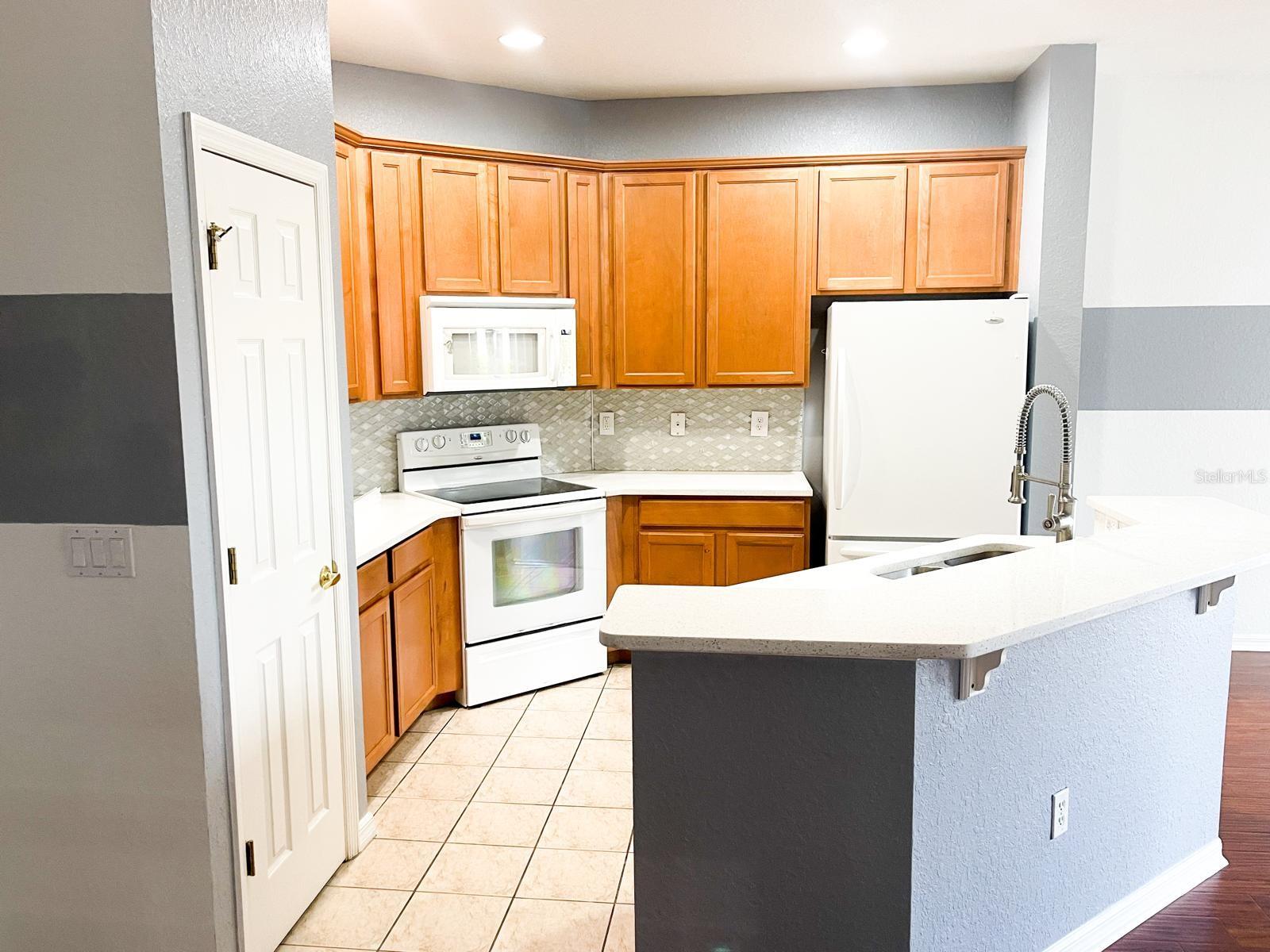 THE PARKE AT HANOVER PLACE - Residential Lease