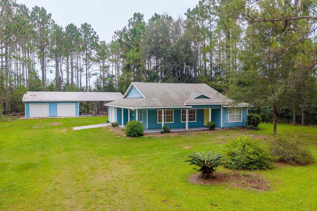 Photo of 670 SW 105th Street, Trenton, FL 32693 (MLS # GC542530)
