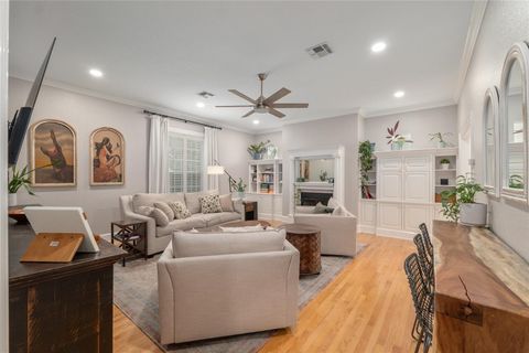 Tiny photo for 1107 SE 9th Avenue, Ocala, FL 34471 (MLS # TB8484307)