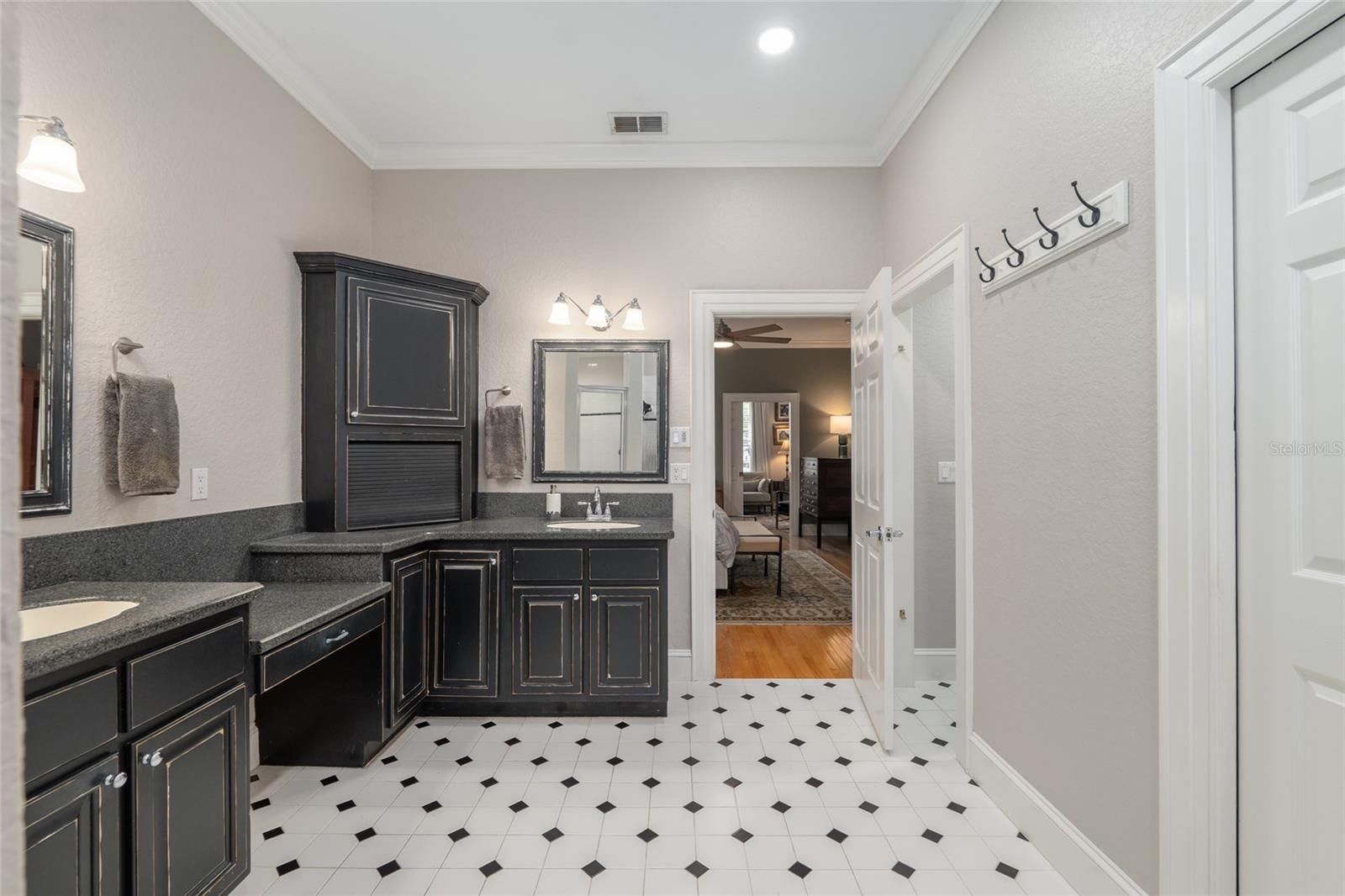 GLENVIEW - Residential