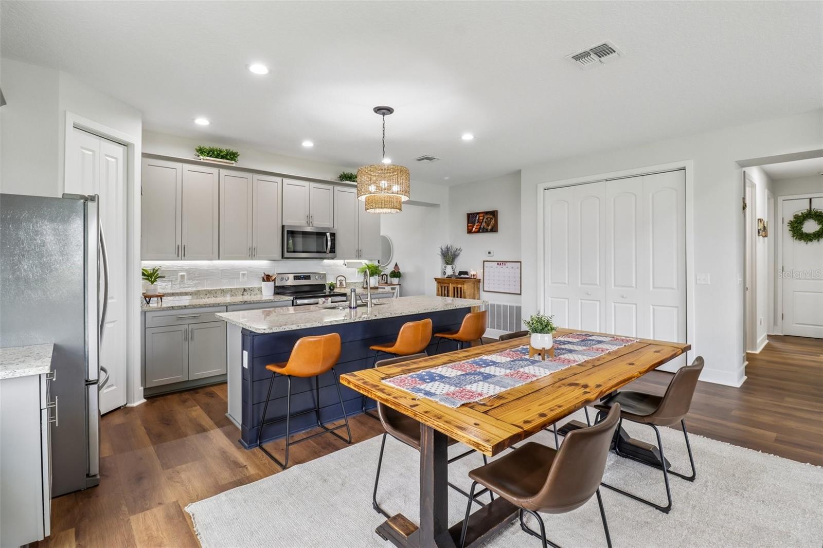 HIDDEN RIVER LAKES - Residential