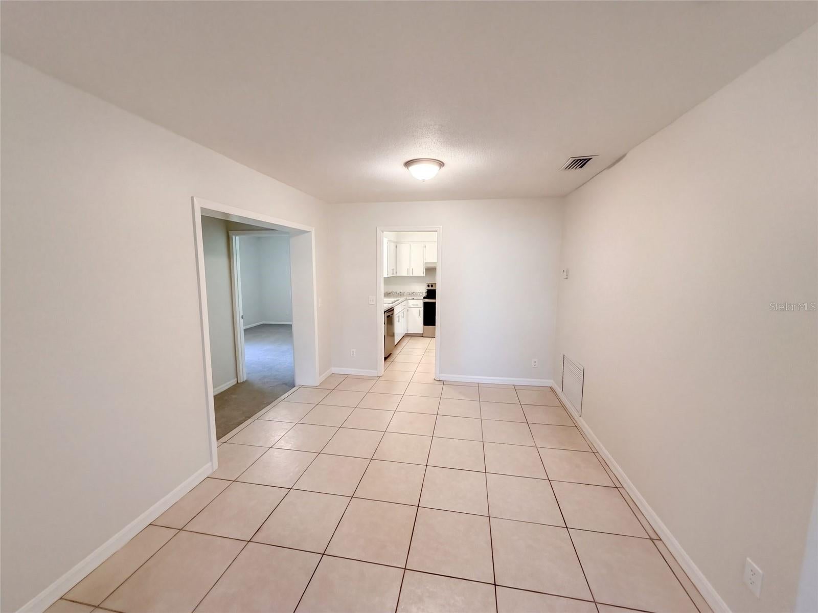 208 ROBIN ROAD