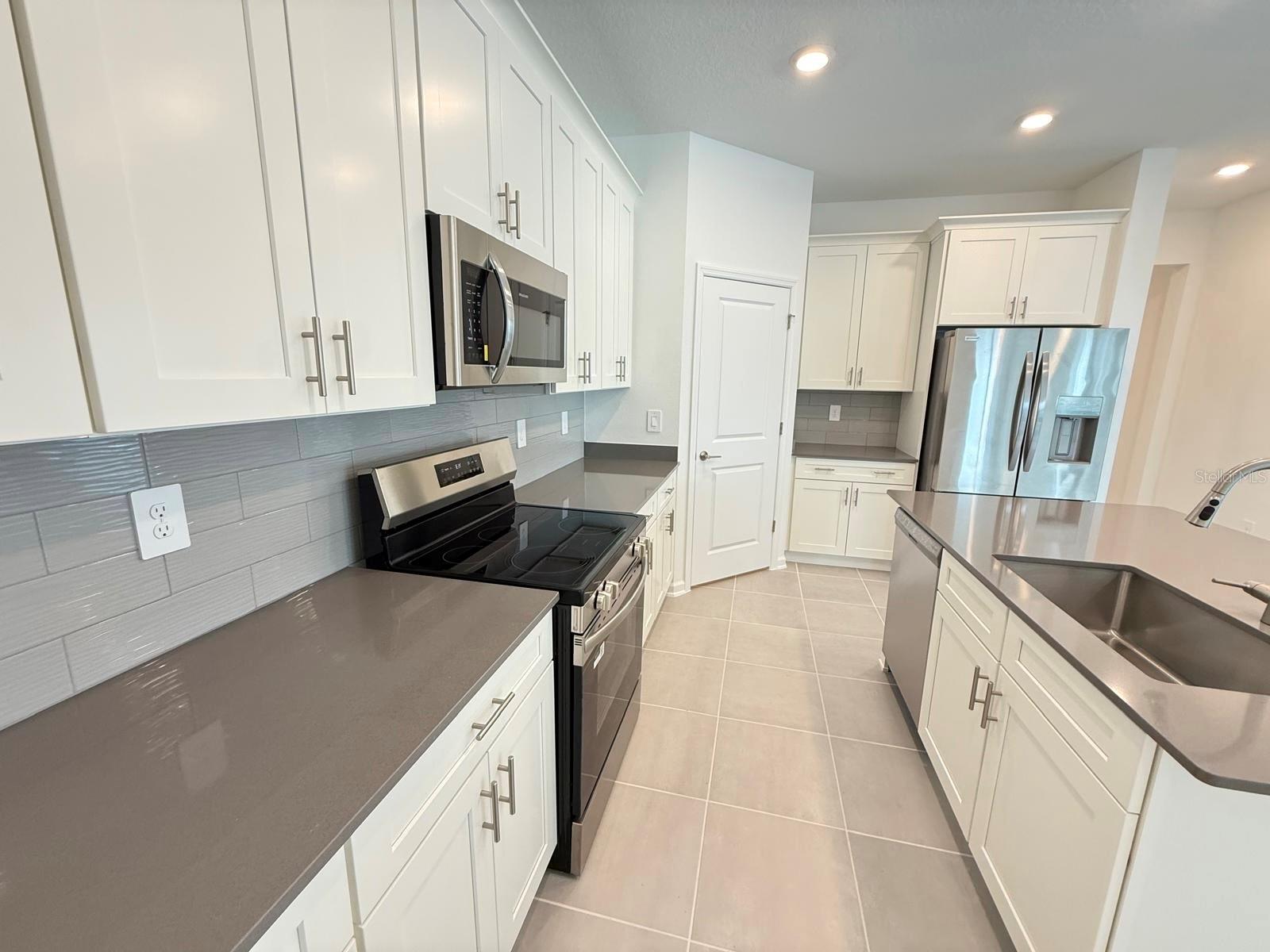 WESTVIEW POD B NEIGHBORHOOD 5 PH 1 - Residential Lease