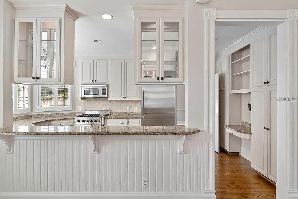 EDGEWATER HEIGHTS 02 - Residential Lease