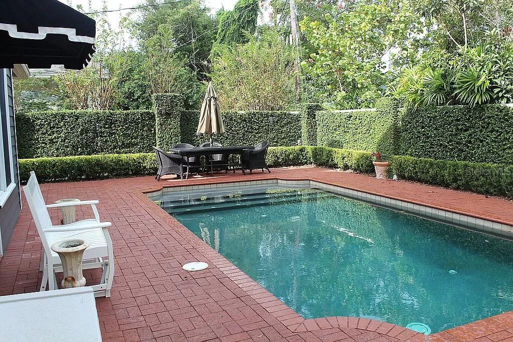 EDGEWATER HEIGHTS 02 - Residential Lease