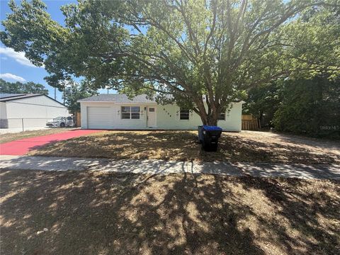 6124 FOX HUNT TRAIL ORLANDO FL 32808