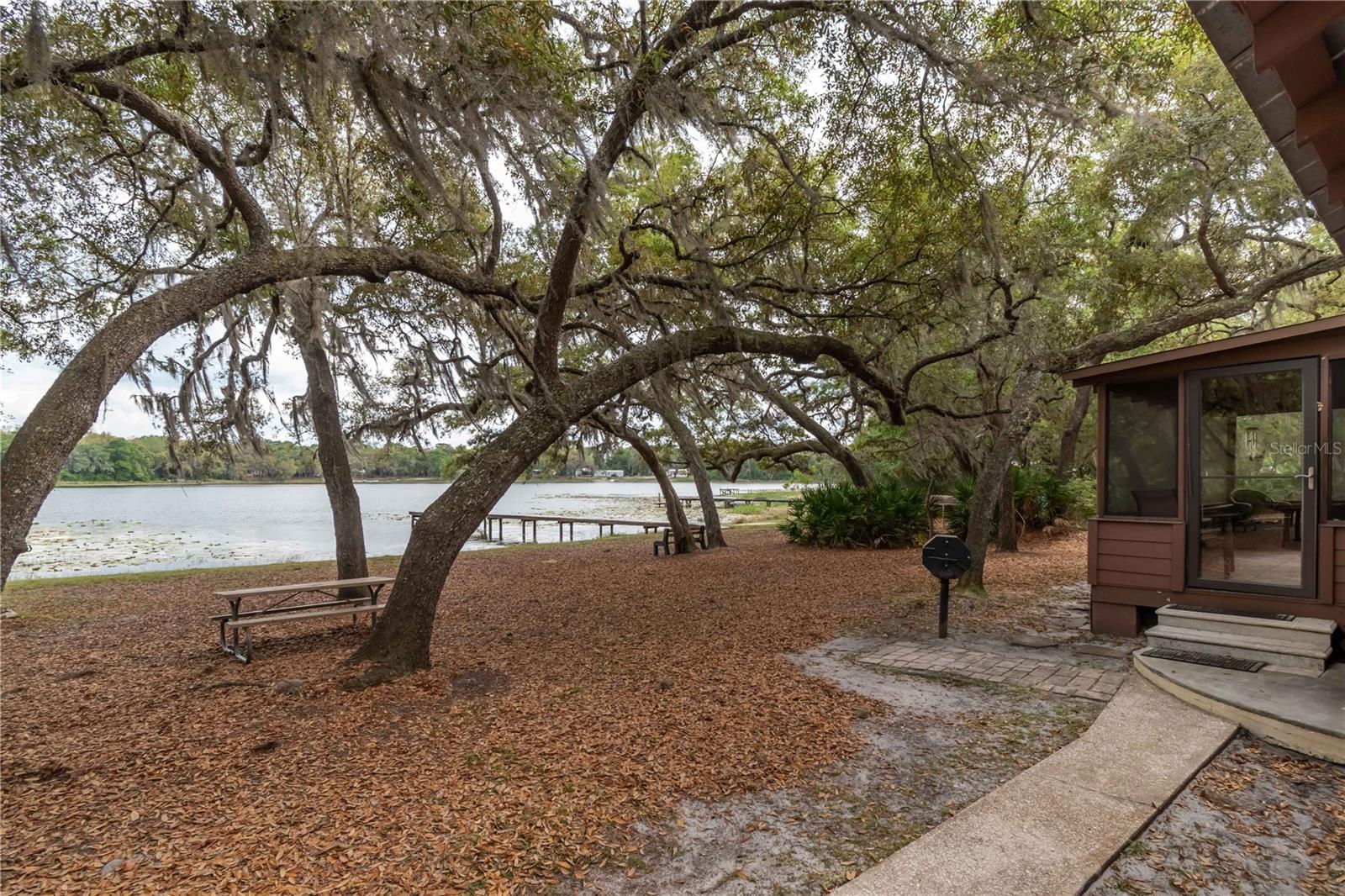 MILES KALE LAKE - Residential