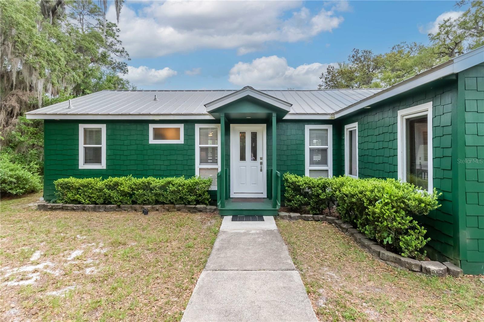MILES KALE LAKE - Residential