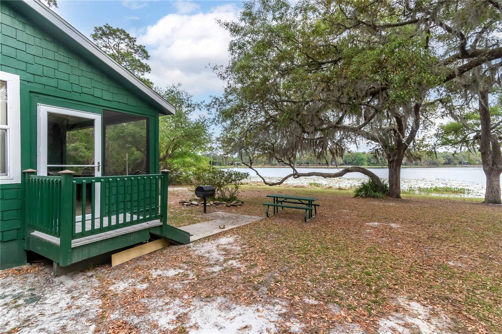 MILES KALE LAKE - Residential