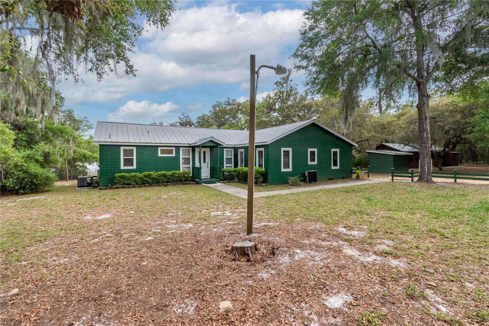 MILES KALE LAKE - Residential