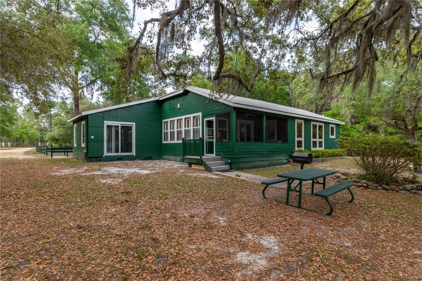 MILES KALE LAKE - Residential