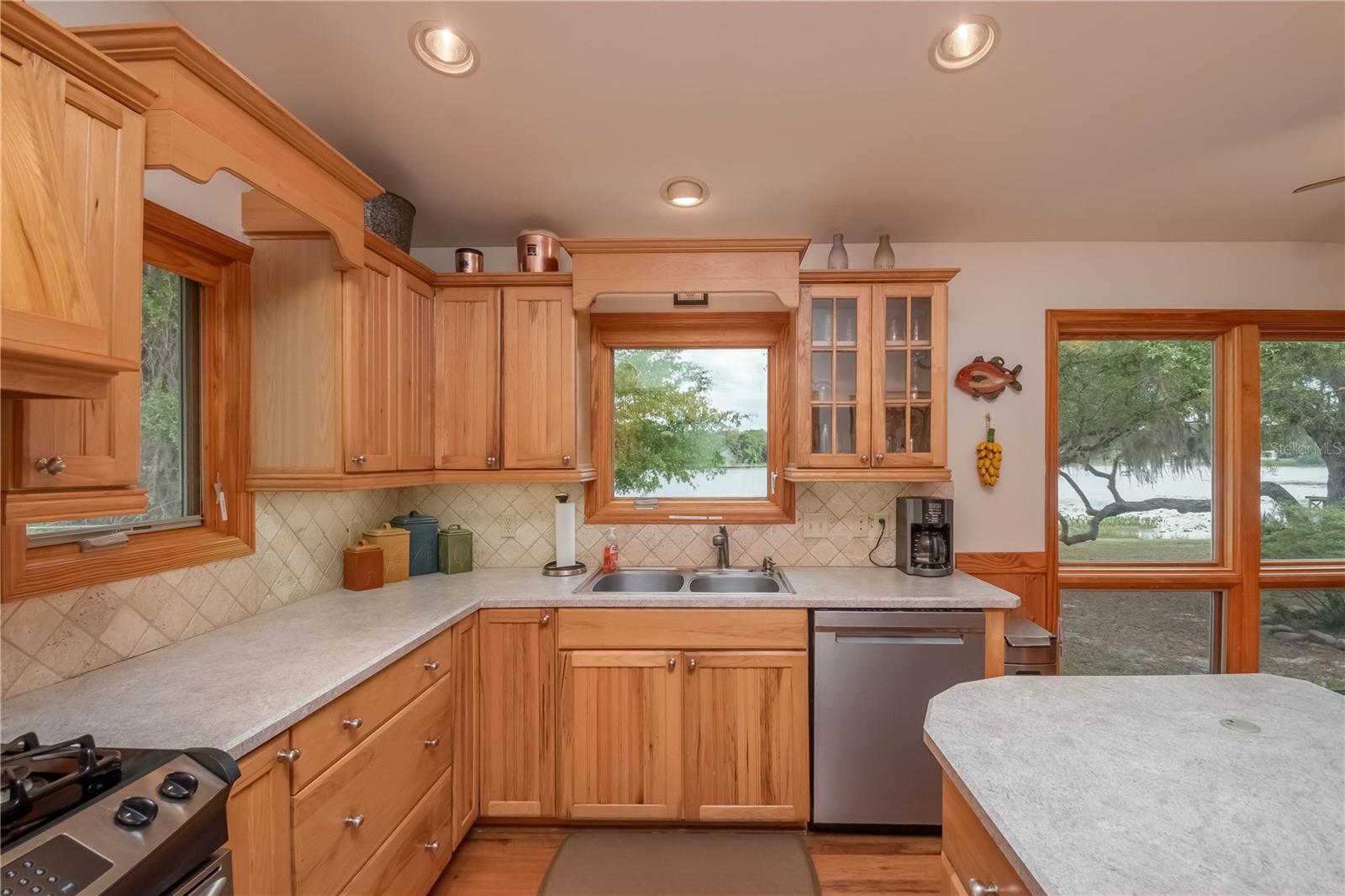 MILES KALE LAKE - Residential