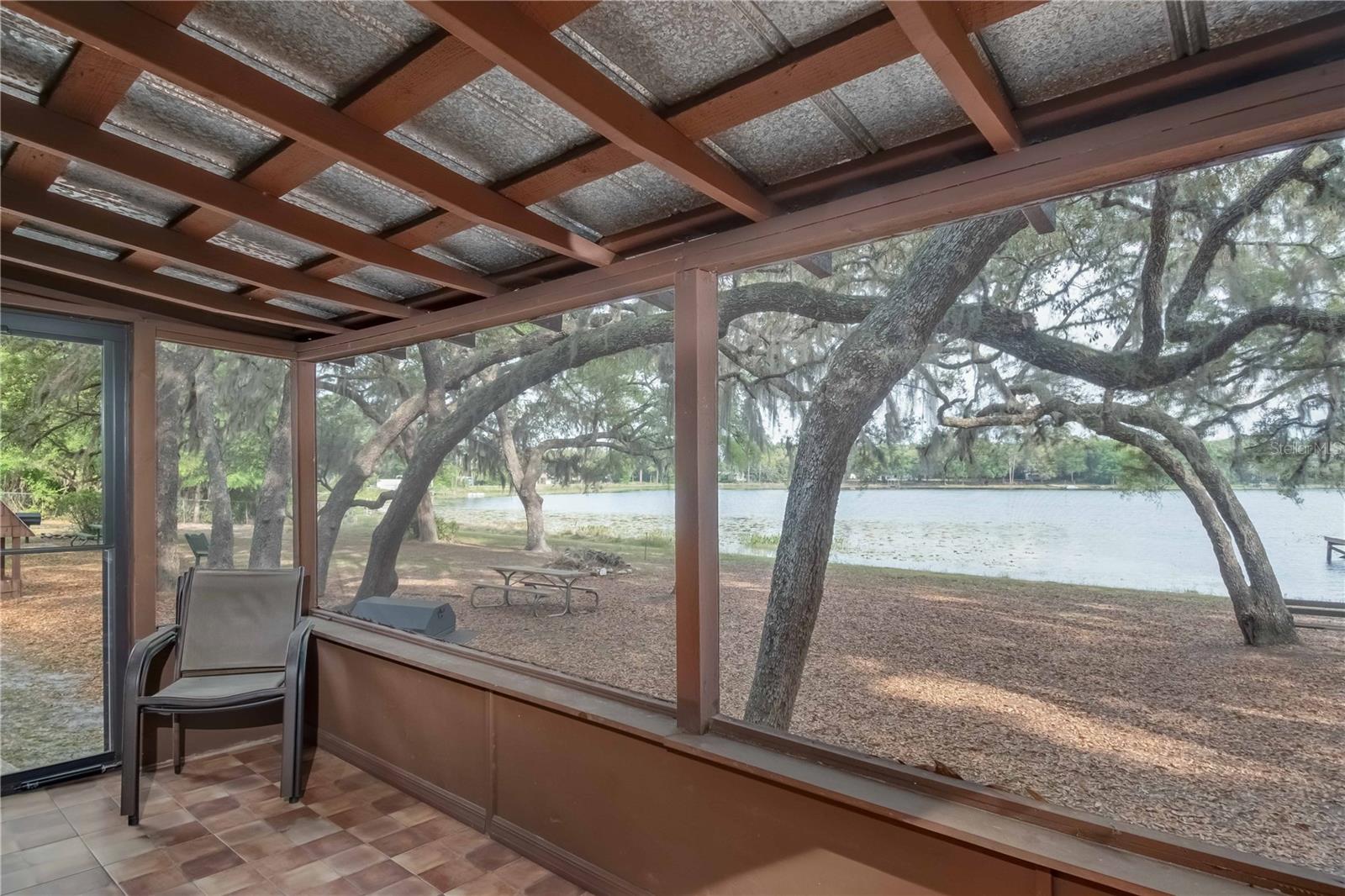 MILES KALE LAKE - Residential